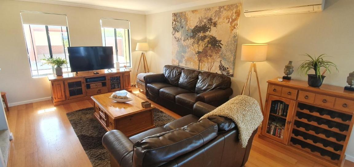 Palm Beach Manor Rockingham Εξωτερικό φωτογραφία